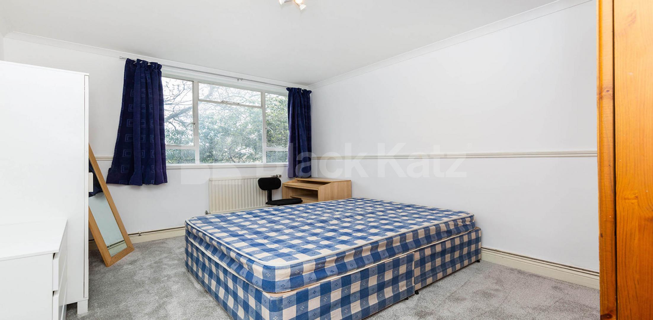 			NEW INSTRUCTION & GOOD FOR SHARERS!, 1 Bedroom, 1 bath, 1 reception Flat			 Cruikshank Street, KINGS CROSS